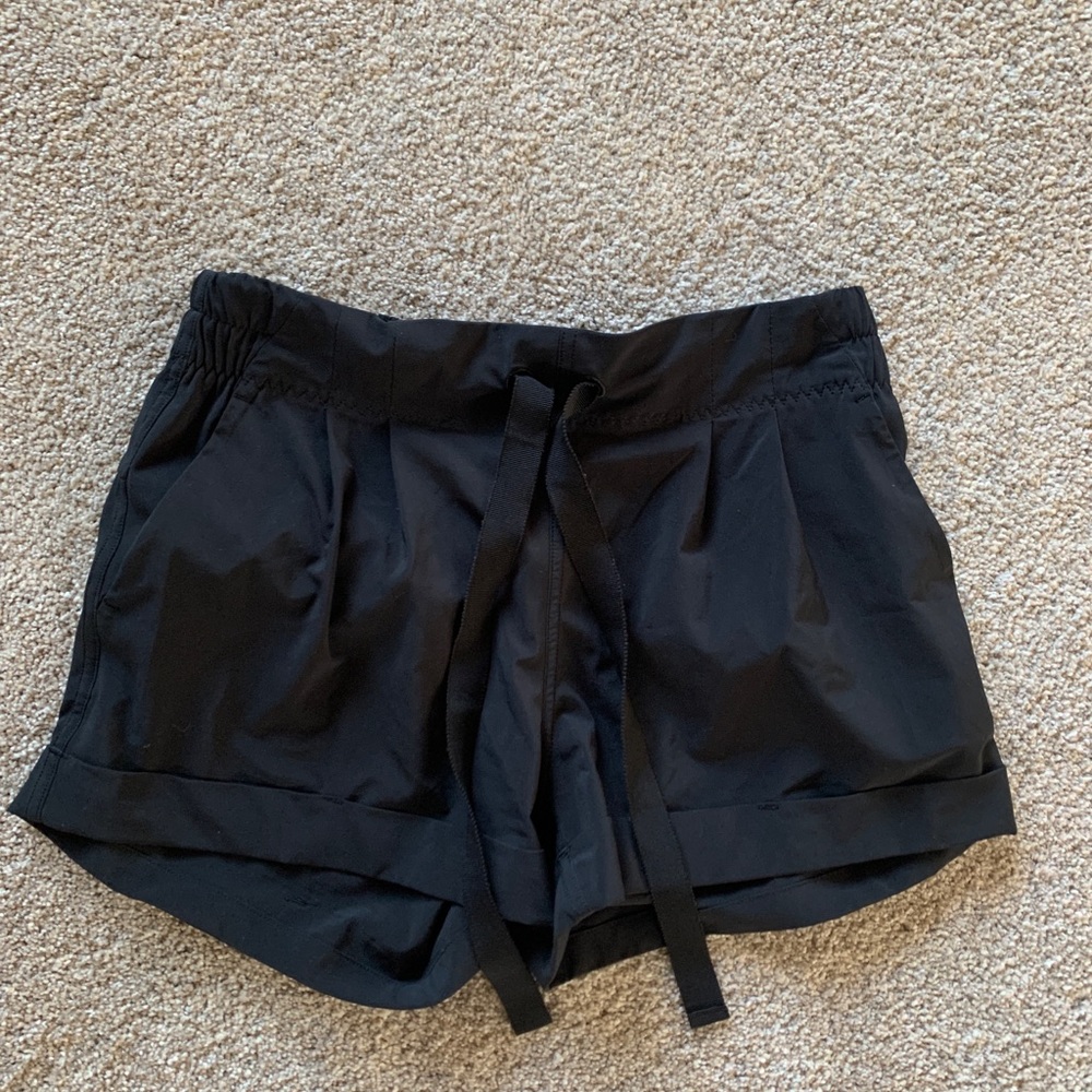 Lululemon spring break away short